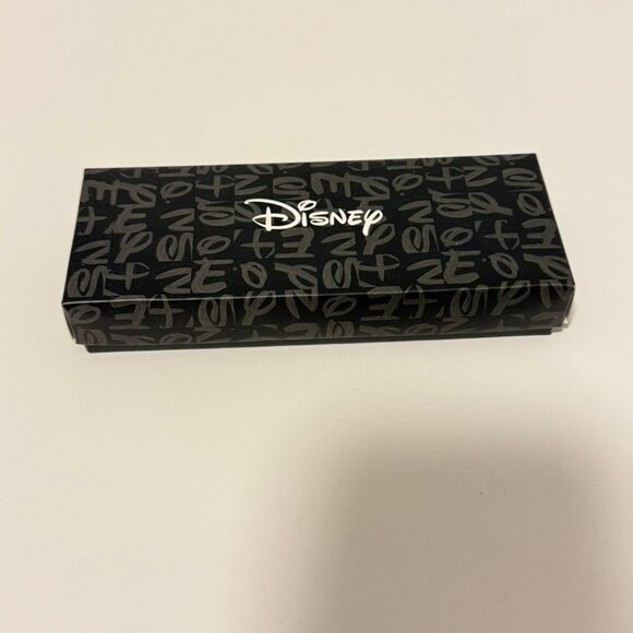 NWT - Disney Minnie Mouse Silver watch for ladies, Vintage style. Red leather st - Picture 9 of 16